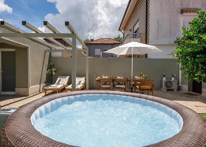 Host Wise - Terrace Delight House W Private Jacuzzi